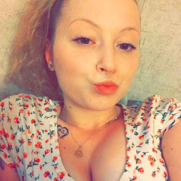 Meet your Posher, Zoe - Picture 1 of 1